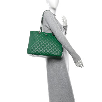 CHANEL Caviar Quilted Large Classic Shopping Tote Green
