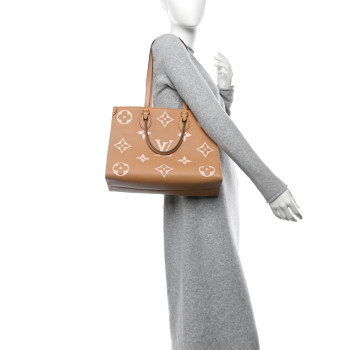 LOUIS VUITTON Empreinte Monogram Giant Onthego MM Arizona Creme