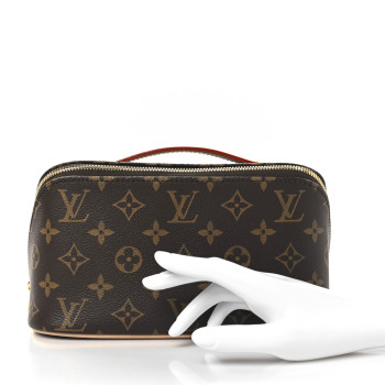 LOUIS VUITTON Monogram Toiletry Bag LOUIS VUITTON Monogram Toiletry Bag