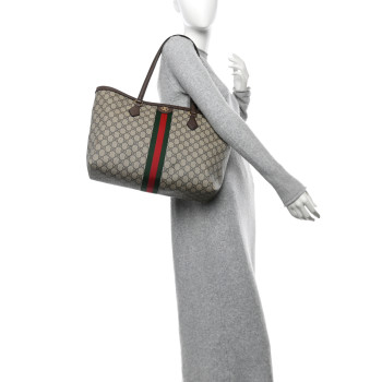 GUCCI GG Supreme Monogram Medium Ophidia Shopping Brown
