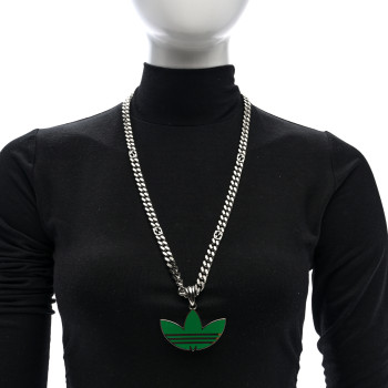 GUCCI X ADIDAS Enamel Trefoil Gourmette Pendant Necklace Silver Green