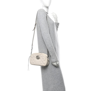 GUCCI Calfskin Matelasse Aria Small GG Marmont Chain Shoulder Bag Mystic White