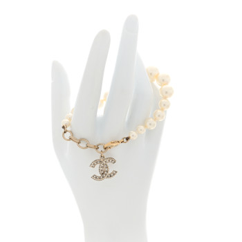 CHANEL Graduated Pearl Crystal CC Bracelet Gold