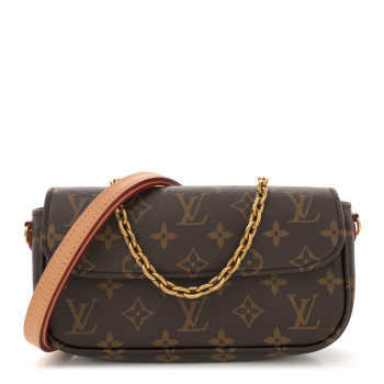 LOUIS VUITTON Monogram Ivy Wallet On Chain