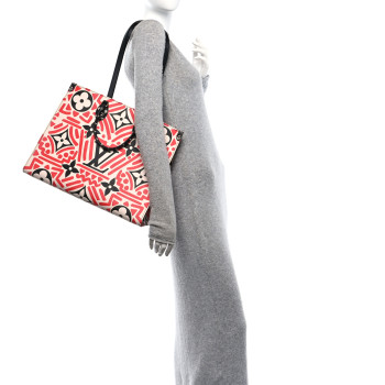 LOUIS VUITTON Monogram Giant Crafty Onthego GM Creme Rouge Black