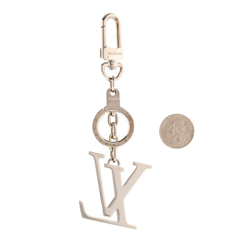 LOUIS VUITTON LV Initials Key Chain Holder Silver