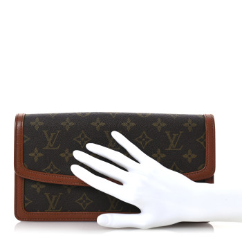 LOUIS VUITTON Monogram Pochette Dame 26