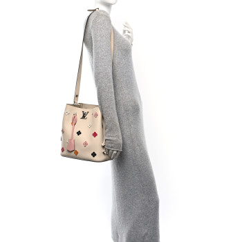 LOUIS VUITTON Calfskin Flowers Lockme Bucket Creme