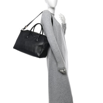GIVENCHY Sugar Goatskin Medium Antigona Black