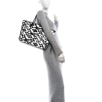 LOUIS VUITTON X UF Tufted Monogram Neverfull MM Black White