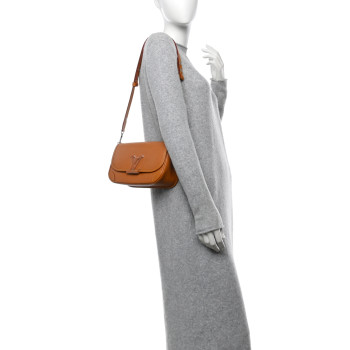 LOUIS VUITTON Epi Buci Crossbody Gold Honey
