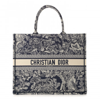 Dior バッグ CHRISTIAN DIOR X KAWS Grained Calfskin Saddle Pouch Olive