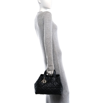 CHRISTIAN DIOR Calfskin Macrocannage Medium Toujours Black