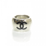 CHANEL CC Heart Ring Silver and Black 7.25 25140 | FASHIONPHILE