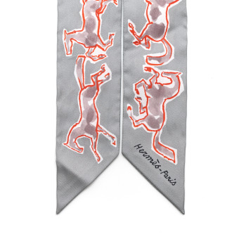HERMES Silk Chevaux En Liberte Twilly Gris Perle Rouge White