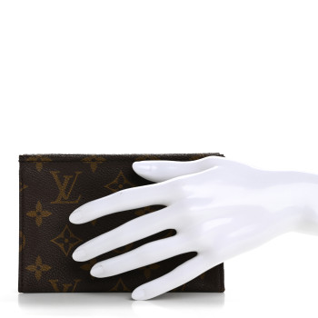 LOUIS VUITTON Monogram Toiletry Pouch 15