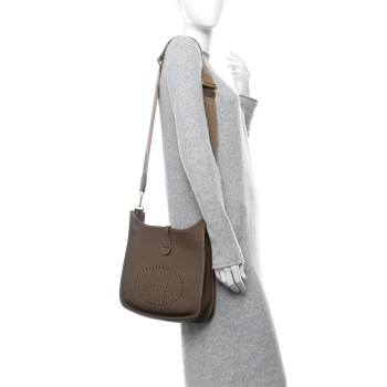 HERMES Taurillon Clemence Evelyne III PM Etoupe