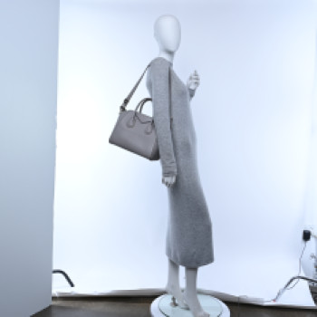 GIVENCHY Sugar Goatskin Small Antigona Pearl Grey