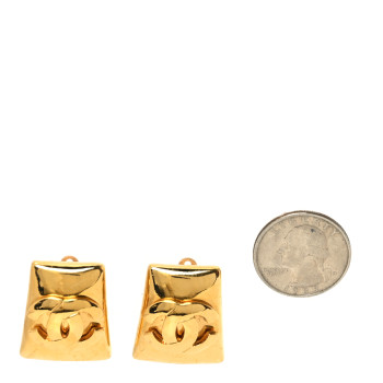 CHANEL Metal CC Clip On Earrings Gold