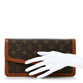 LOUIS VUITTON Monogram Pochette Dame 26
