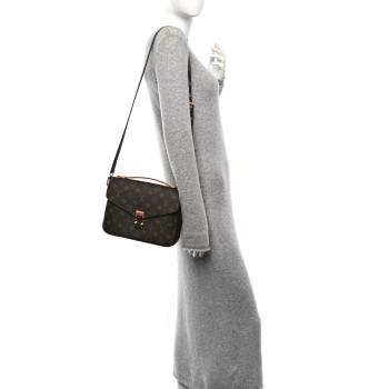 LOUIS VUITTON Monogram Pochette Metis