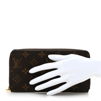LOUIS VUITTON Monogram Zippy Wallet