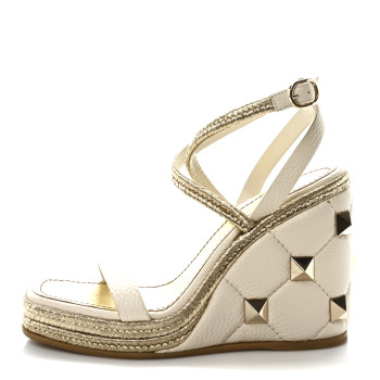 VALENTINO GARAVANI Grained Calfskin Roman Stud Espadrille Wedge Ankle Wrap Sandals 37 White