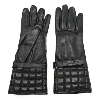 CHANEL Lambskin Quilted Chocolate Bar Gloves 7.5 Black