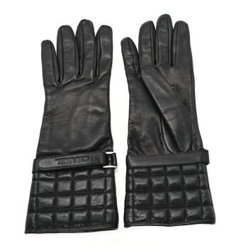 CHANEL Lambskin Quilted Chocolate Bar Gloves 7.5 Black