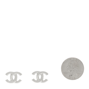 CHANEL Metal CC Earrings Silver