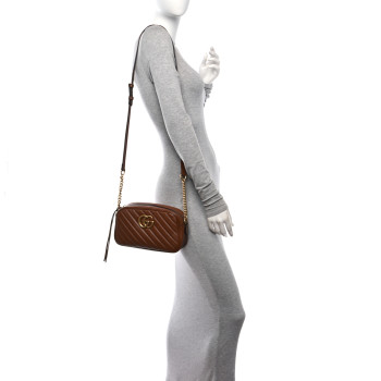 GUCCI Glazed Calfskin Matelasse Diagonal Small GG Marmont Chain Shoulder Bag Cuir