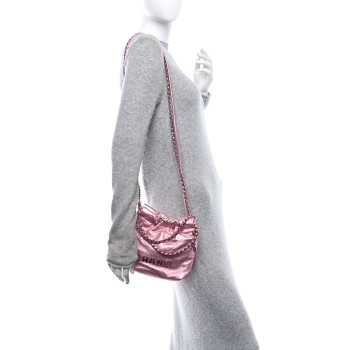 CHANEL Metallic Lambskin Lacquered Monochrome Quilted Mini Chanel 22 Pink