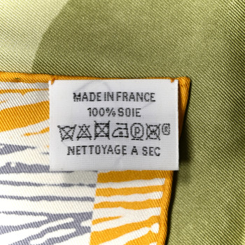 HERMES Silk Cavalier En Formes Scarf 90 JH Vert Amanda Jaune