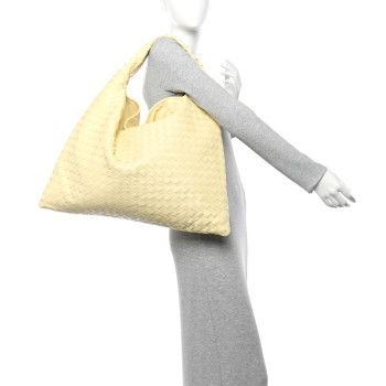 BOTTEGA VENETA Calfskin Intrecciato Large Hop Camomile