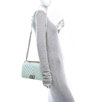 CHANEL Iridescent Lambskin Chevron Quilted Medium Boy Flap Turquoise