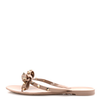 VALENTINO GARAVANI PVC Jelly Rockstud Bow Thong Sandals 39 Poudre
