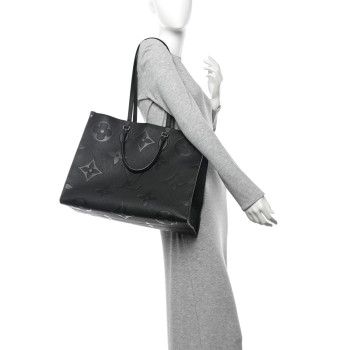 LOUIS VUITTON Empreinte Monogram Giant Onthego GM Black