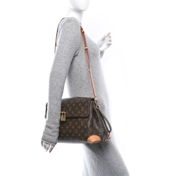 LOUIS VUITTON Monogram Hide Away MM