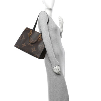 LOUIS VUITTON Reverse Monogram Giant Onthego MM