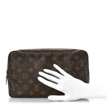 LOUIS VUITTON Monogram Trousse Toilette 28