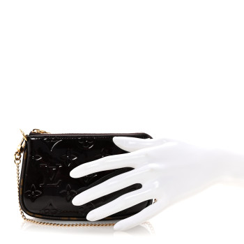 LOUIS VUITTON Vernis Monogram Mini Pochette Accessories Amarante