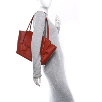 BOTTEGA VENETA French Calfskin Maxi Intrecciato Medium Arco Red