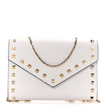VALENTINO GARAVANI Pebbled Calfskin Rockstud Envelope Wallet on Chain White