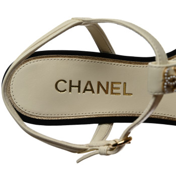 超美品 CHANEL 近年 パンチング スエード キャップ CHANEL 24/25AW LOOK7《スモール ボーリングバッグ》カーフ 直営