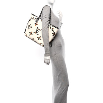 LOUIS VUITTON Monogram Giant Jungle Neverfull MM Ivory
