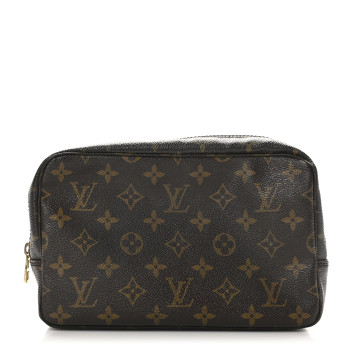 LOUIS VUITTON Monogram Trousse Toilette 23
