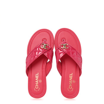 CHANEL Patent Quilted CC Thong Sandals 38 Pink