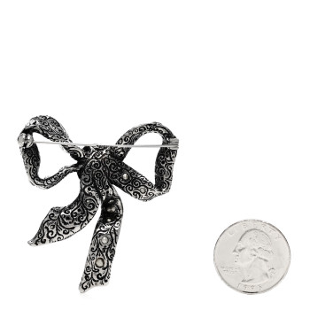 GUCCI Metal Crystal Bow Brooch Silver