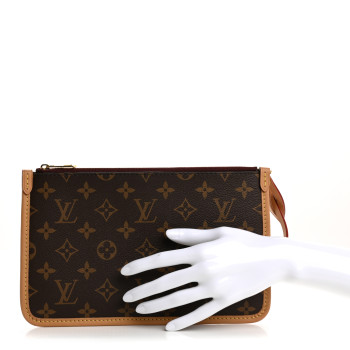 LOUIS VUITTON Monogram CarryAll MM Pochette