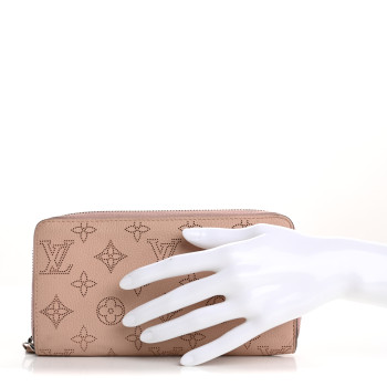 LOUIS VUITTON Mahina Zippy Wallet Magnolia